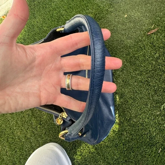 Onna Ehrlich Dark Navy Leather Shoulder Bag - Picture 12 of 16